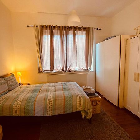 Quiet And Colorfull Flat In The Center City Of Брюксел Екстериор снимка